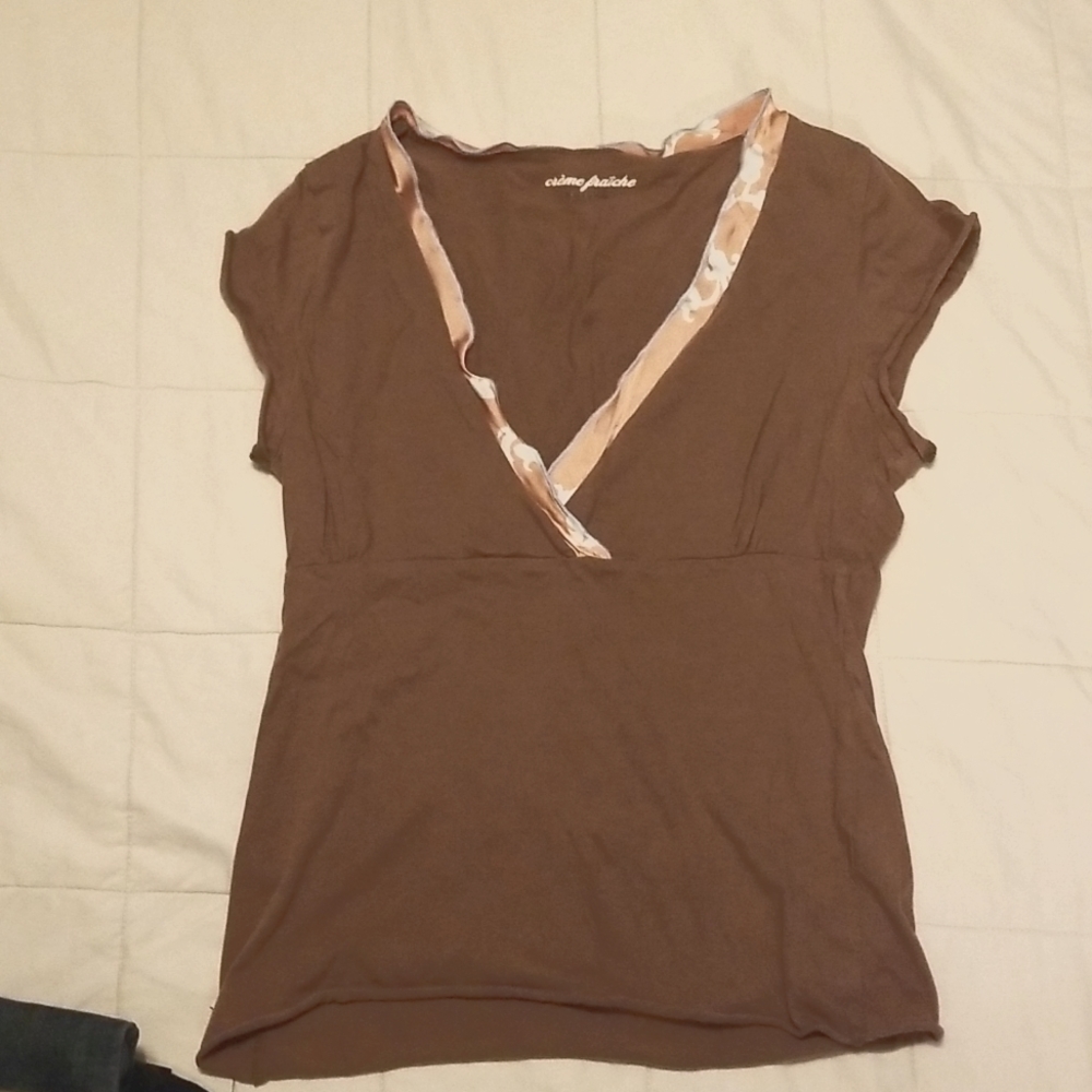 Creme Fraiche Small Brown Top